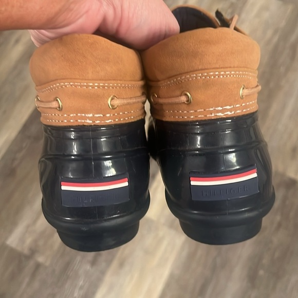 Tommy Hilfiger Harley lace up waterproof duck ankle boots size 8 sleek - Picture 10 of 11